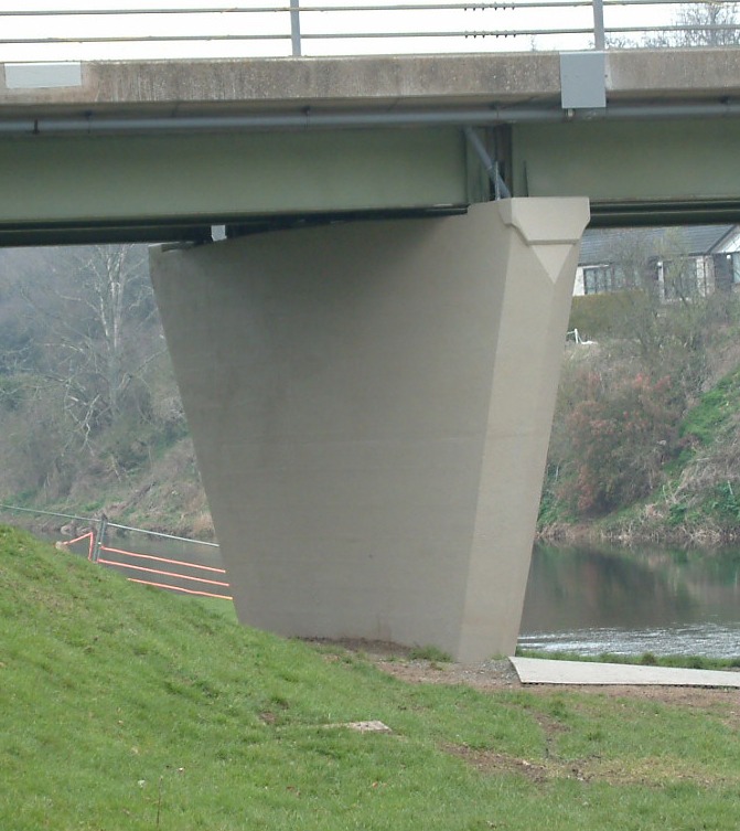 Case studies of hybrid and galvanic systems on bridge structures - whiteadder PierFinished2007 CROPPED